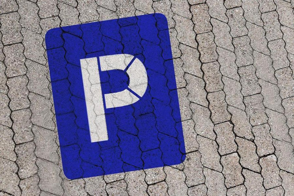 BODEN LOGOSCHABLONE - Parkplatz Bodenschablone Sprühen Parkplatz